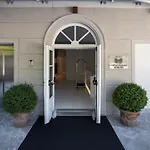 Park Italia Hotel 4*